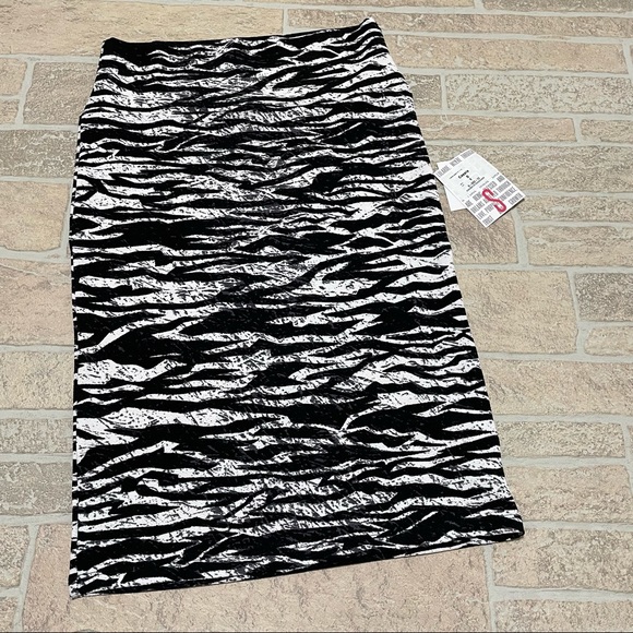LuLaRoe Cassie pencil skirt blank white zebra print NWT size small - Picture 1 of 3